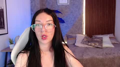Snapshot of chiaraa_fiore chatting on March 11, 2025, 1:05 am Chiara online show from March 11, 2025, 1:05 am