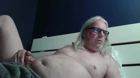 Snapshot of chiguitar chatting on November 4, 2025, 9:58 pm chiguitar online show from November 4, 2025, 9:58 pm