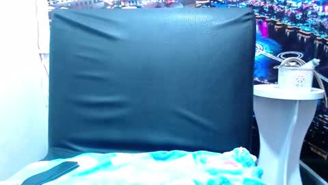 Snapshot of chiky_nastyy chatting on January 9, 2025, 6:15 pm Chikys   online show from January 9, 2025, 6:15 pm