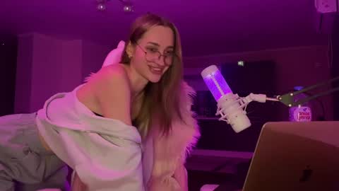 Goddess Vika - owner of all ur money online show from December 24, 2024, 6:28 pm