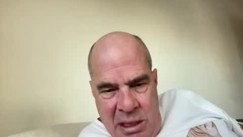 Snapshot of chillpuppy chatting on October 22, 2025, 10:42 pm chillpuppy online show from October 22, 2025, 10:42 pm