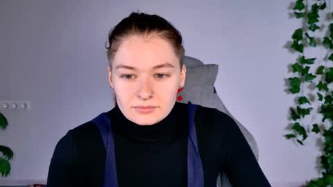 Snapshot of chillsnail_bro chatting on January 18, 2026, 9:02 am Bella online show from January 18, 2026, 9:02 am