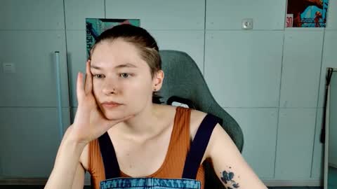 Snapshot of chillsnail_bro chatting on February 8, 2026, 9:02 am Bella online show from February 8, 2026, 9:02 am