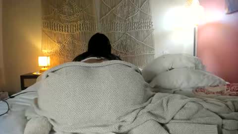 Snapshot of chillwithcamii chatting on November 5, 2025, 11:43 am yoursensualparadise online show from November 5, 2025, 11:43 am