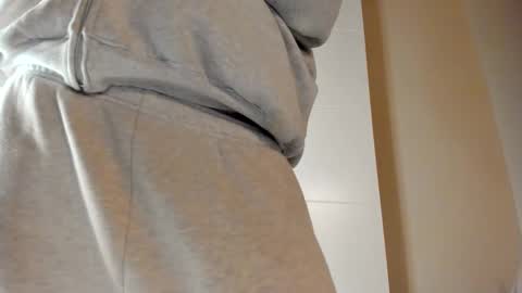 Snapshot of chillwithcamii chatting on November 17, 2025, 1:17 pm yoursensualparadise online show from November 17, 2025, 1:17 pm