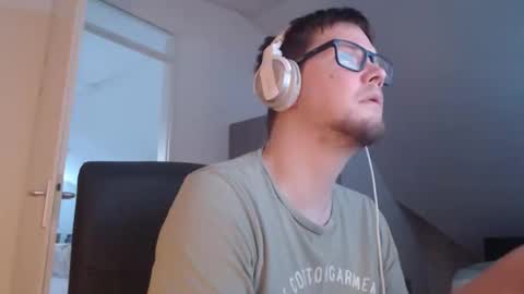 Snapshot of chillzonecam chatting on September 8, 2025, 5:34 pm chillzonecam online show from September 8, 2025, 5:34 pm