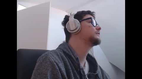 Snapshot of chillzonecam chatting on September 14, 2025, 10:03 am chillzonecam online show from September 14, 2025, 10:03 am