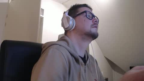 chillzonecam online show from March 6, 2026, 6:37 pm