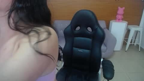 Kelly online show from November 16, 2025, 1:17 pm