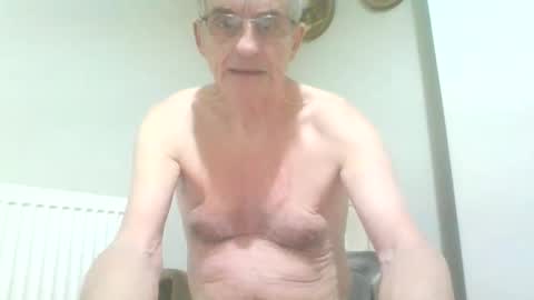 Snapshot of chipper341596 chatting on December 29, 2024, 6:14 am chipper341596 online show from December 29, 2024, 6:14 am