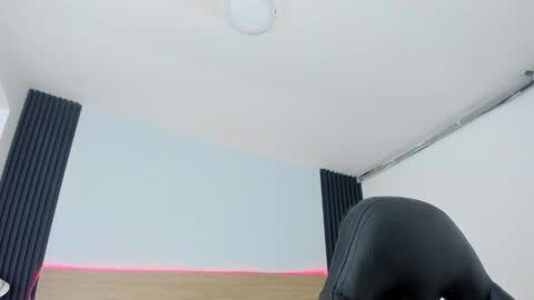 Chiqui online show from November 15, 2025, 8:16 pm