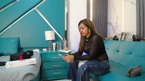 Chloe  online show from April 13, 2026, 12:43 pm