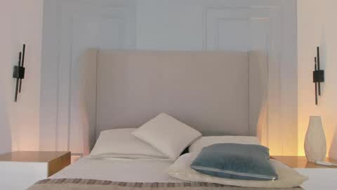 Chloe online show from April 14, 2026, 12:11 pm