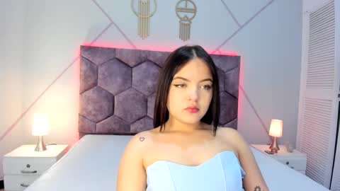 chloe_durand_ online show from February 25, 2025, 7:47 pm