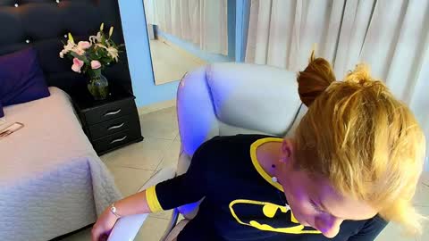 CHLOE online show from December 13, 2024, 12:42 am