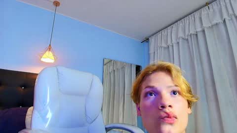 CHLOE online show from December 13, 2024, 11:50 pm