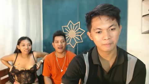 chloe and harlot online show from December 15, 2025, 5:23 am