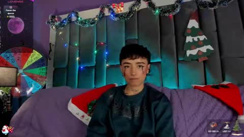 Isabella curly hair - Anastasia short hair  online show from December 9, 2024, 10:09 pm