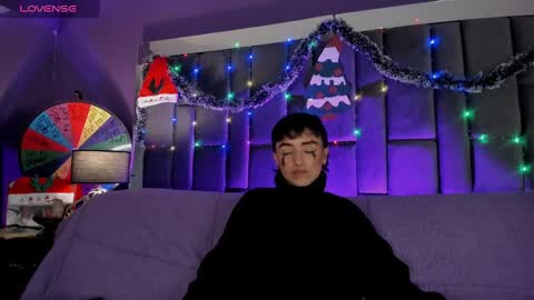 Isabella curly hair - Anastasia short hair  online show from December 14, 2024, 4:20 pm