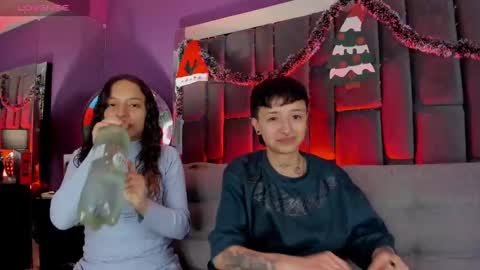 Isabella curly hair - Anastasia short hair  online show from December 18, 2024, 6:46 pm