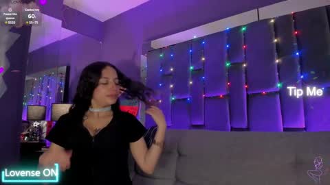 Isabella curly hair - Anastasia short hair  online show from January 5, 2025, 6:13 pm