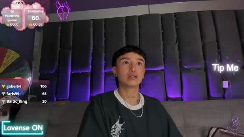 Isabella curly hair - Anastasia short hair  online show from January 13, 2025, 11:17 pm