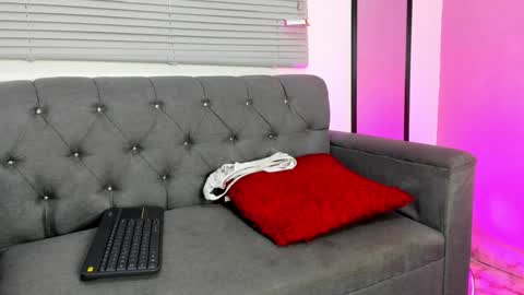 Snapshot of chloe_madisson chatting on January 10, 2025, 4:41 pm chloe online show from January 10, 2025, 4:41 pm