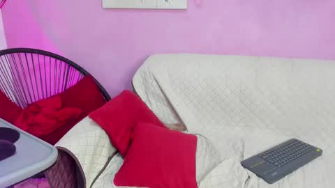 Snapshot of chloe_madisson chatting on February 15, 2025, 4:45 pm chloe online show from February 15, 2025, 4:45 pm