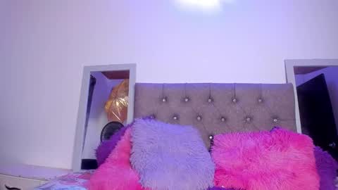 Chloe online show from March 1, 2025, 4:44 pm