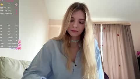 Snapshot of chloe_show chatting on June 1, 2026, 11:01 am hloe online show from June 1, 2026, 11:01 am