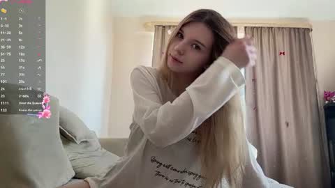 Snapshot of chloe_show chatting on June 21, 2026, 12:52 pm hloe online show from June 21, 2026, 12:52 pm