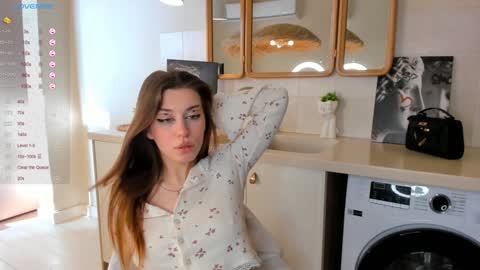 Megan and Jeniffer online show from February 5, 2025, 10:19 am