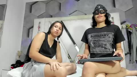 chloeandterra online show from May 11, 2026, 4:04 pm