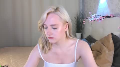 Chloe Deccker online show from June 25, 2026, 1:05 am