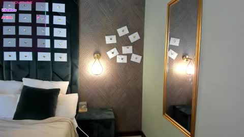 chloee white online show from March 1, 2026, 9:44 am