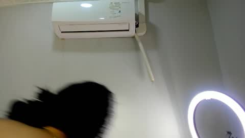 chloegils online show from January 18, 2026, 12:09 pm