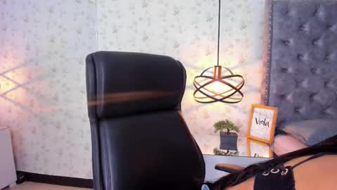 Snapshot of chloeharper_ chatting on November 1, 2025, 12:40 pm Chloe Harper online show from November 1, 2025, 12:40 pm