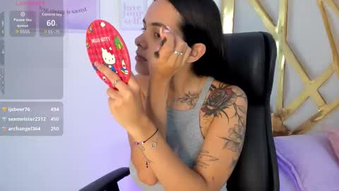 Snapshot of chloeharper_ chatting on November 18, 2025, 6:56 pm Chloe Harper online show from November 18, 2025, 6:56 pm