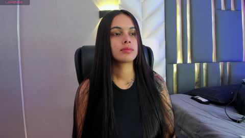  Chloe Harper  online show from April 19, 2026, 2:05 pm