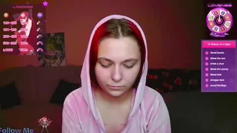 Chloe online show from November 24, 2025, 1:11 pm