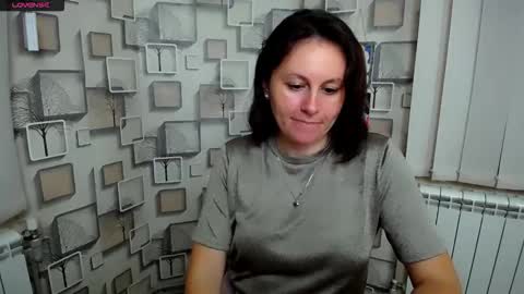 Chloe online show from September 22, 2025, 3:47 pm