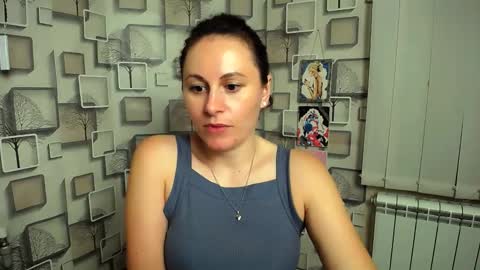 Chloe online show from October 8, 2025, 2:58 pm