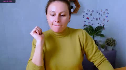 Chloe online show from October 14, 2025, 4:08 pm