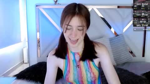 Chloe online show from September 20, 2025, 2:29 pm