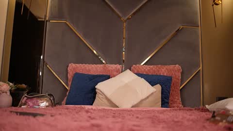 chloemin_ online show from March 4, 2026, 6:52 am