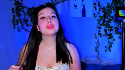 ChloeRicci online show from December 5, 2025, 1:20 pm