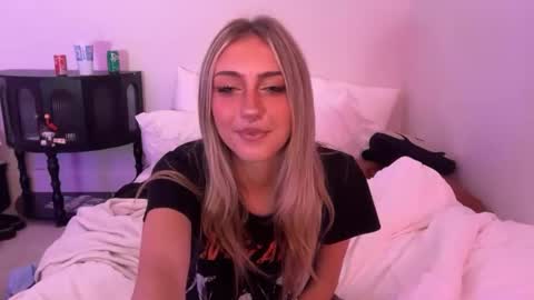 chloeros3e online show from September 30, 2025, 10:20 am