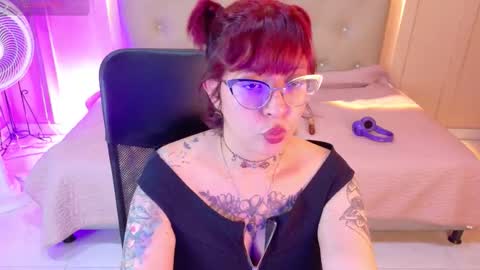 Chloe rosse online show from December 3, 2025, 1:46 am