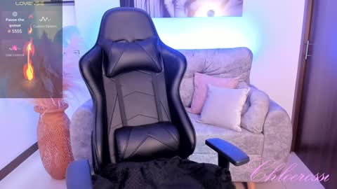 Snapshot of chloerossi chatting on December 13, 2024, 9:30 pm Laura online show from December 13, 2024, 9:30 pm