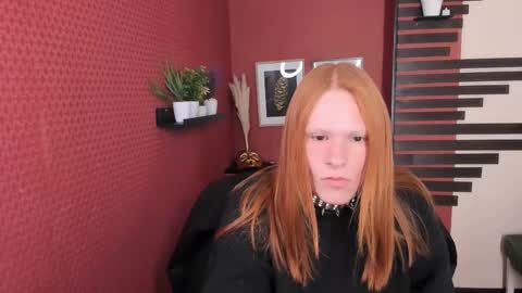 Chloe online show from October 7, 2025, 9:28 am